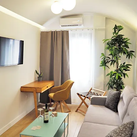 Konukevi Times Elegant Ermoupoli